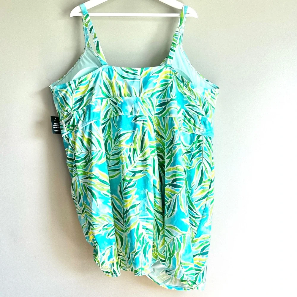 Torrid NEW Swimsuit Dress plus 6X one piece Side Cinch Fitted wireless shelf bra